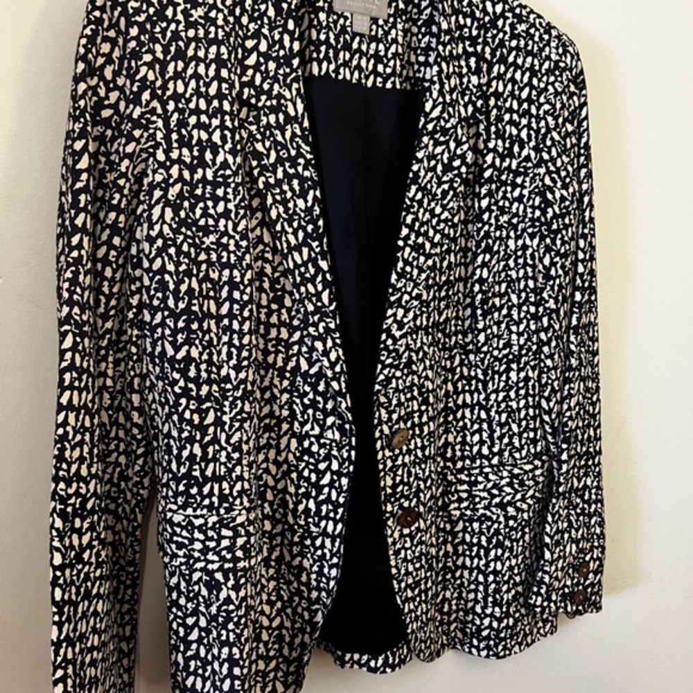 Pure Collection White and Navy Blue Blazer with Geometric Pattern- silk/linen